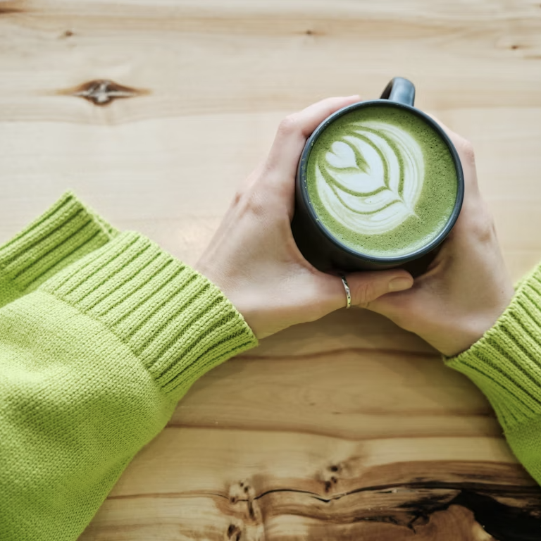 Pourquoi le matcha est devenu une tendance mondiale ?